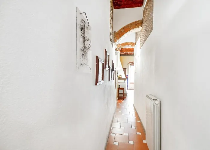 Апартаменты Guesthost - San Lorenzo Wooden Loft Флоренция